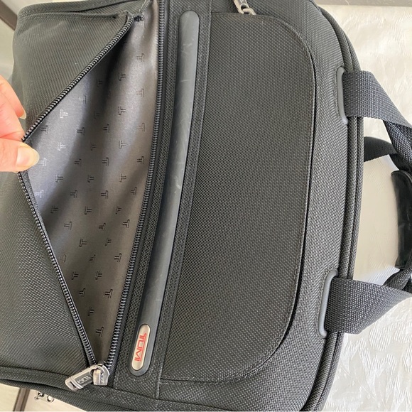 Tumi laptop bag - Picture 12 of 14
